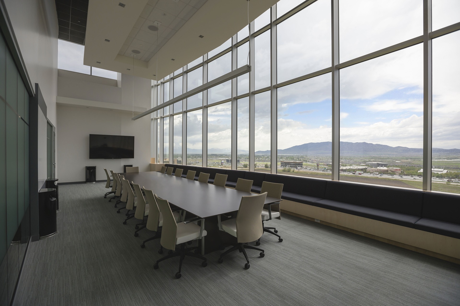 Conference room with vaulted ceilings